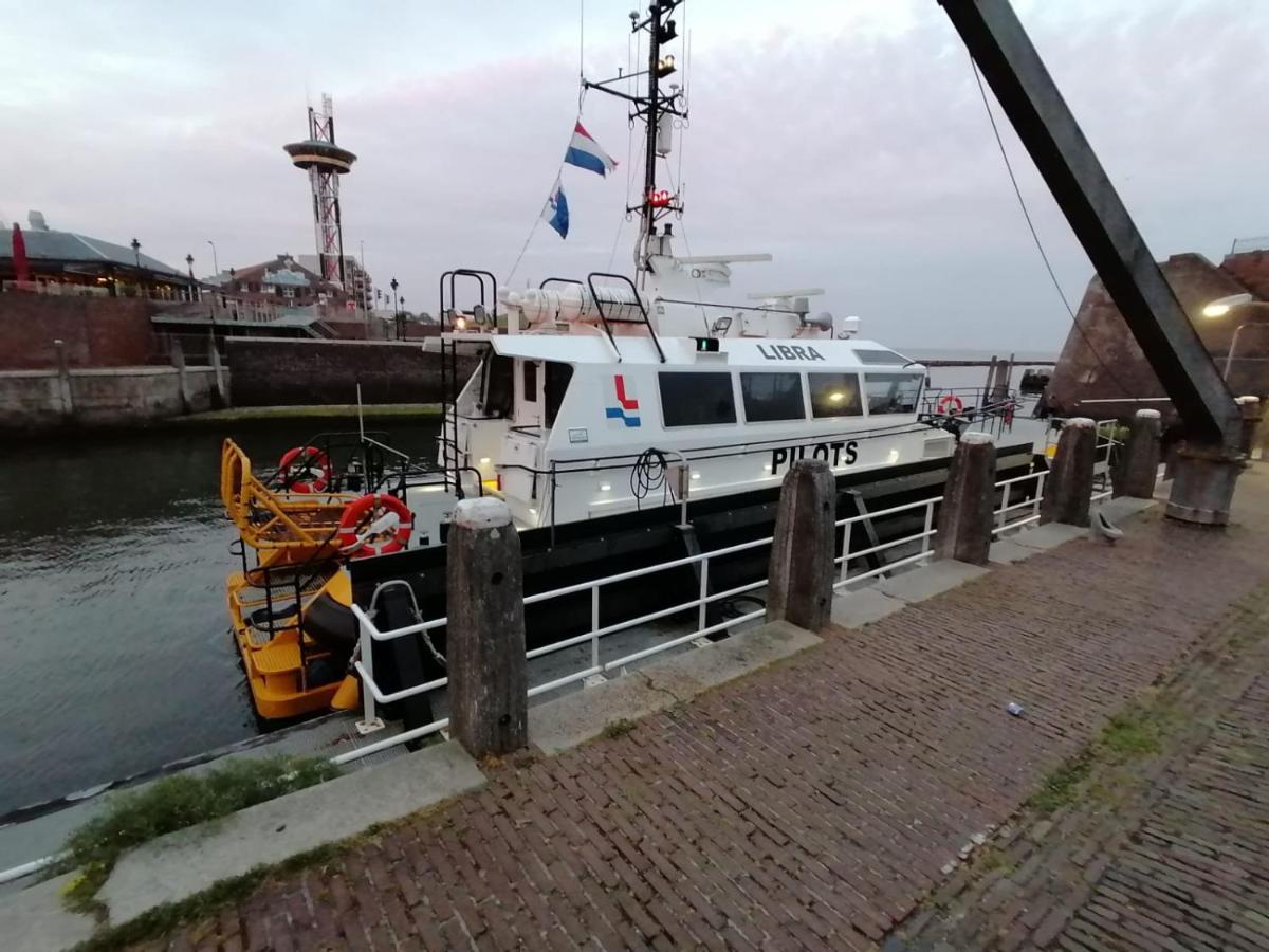 De Notenbalk Aan Zee Bed & Breakfast Vlissingen Exterior photo